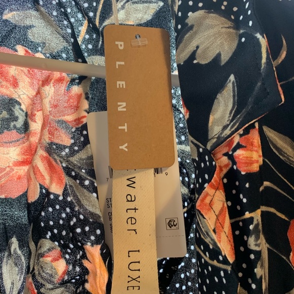 Plenty Floral Robe - Picture 7 of 8